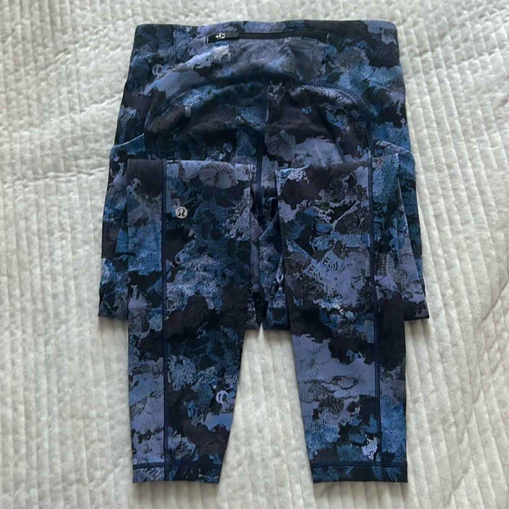 LULU size 4 leggings !!